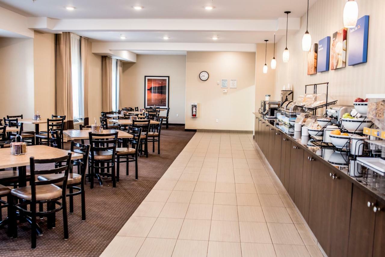 福克斯克里克康福特茵套房酒店 Fox Creek 外观 照片