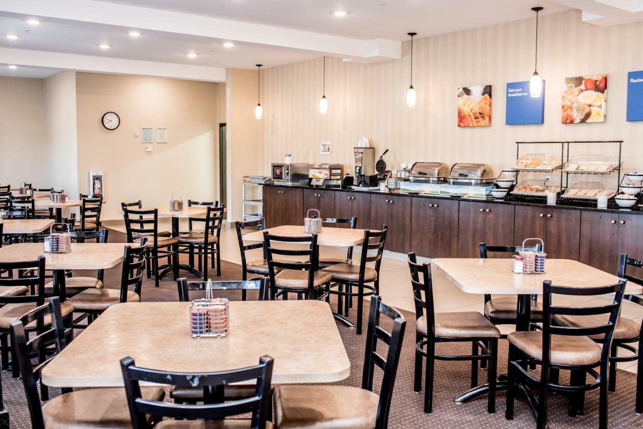 福克斯克里克康福特茵套房酒店 Fox Creek 外观 照片